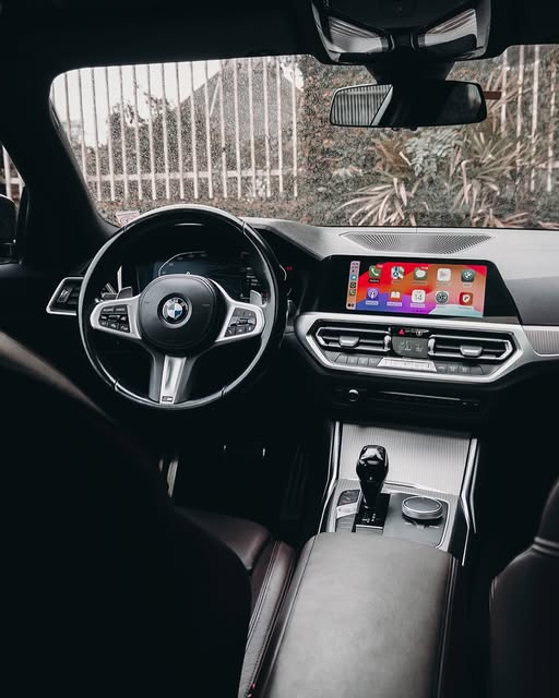 BMW 320I M SPORT - Imagem 3