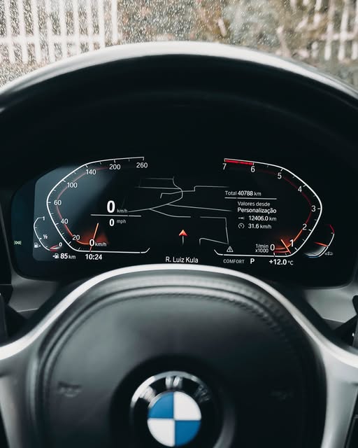 BMW 320I M SPORT - Imagem 4