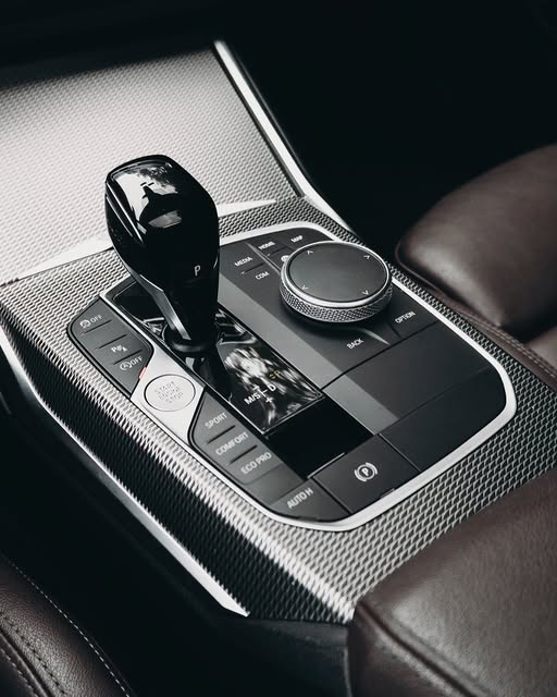 BMW 320I M SPORT - Imagem 6