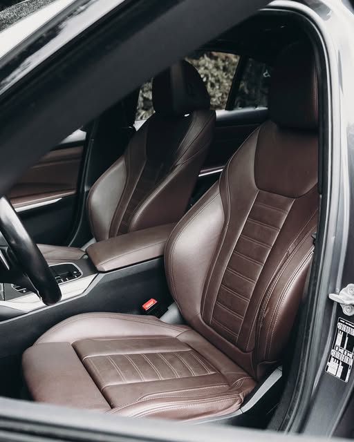 BMW 320I M SPORT - Imagem 7
