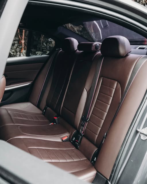 BMW 320I M SPORT - Imagem 8