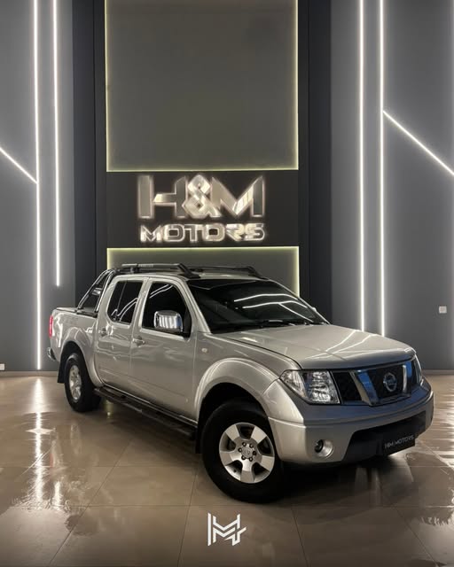 NISSAN FRONTIER LE - Imagem 1