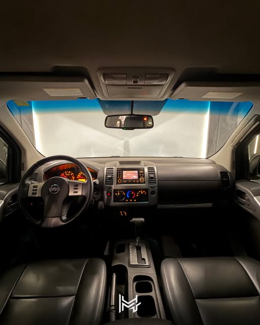 NISSAN FRONTIER LE - Imagem 3