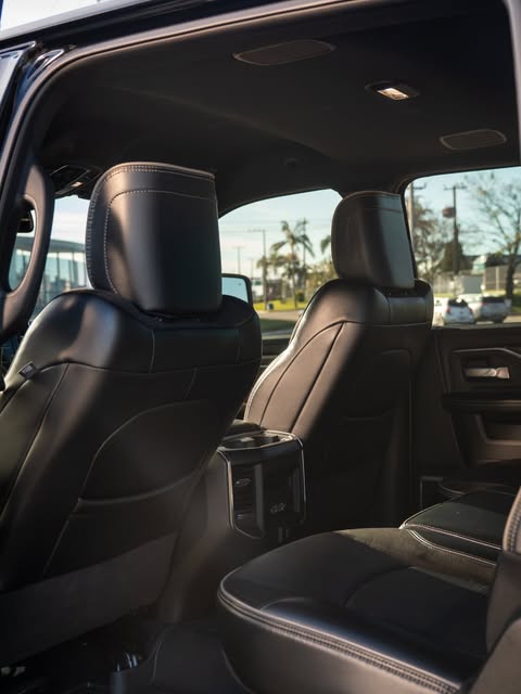 RAM 2500 LARAMIE NIGHT EDITION - Imagem 16