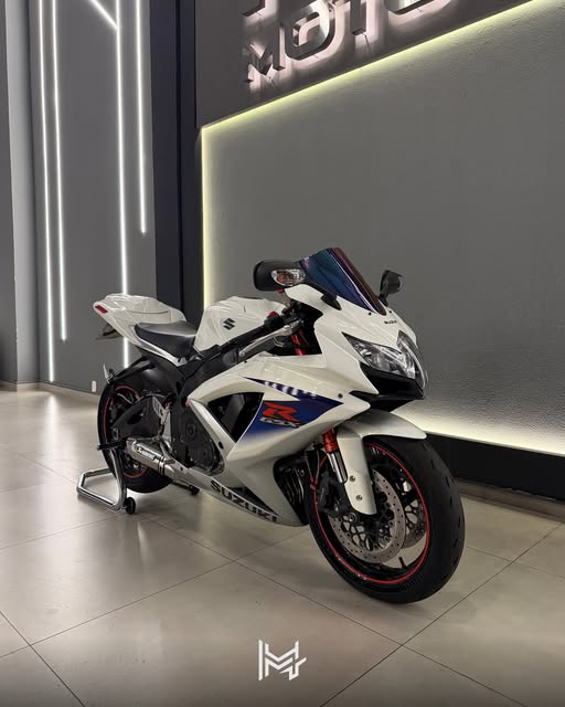 SUZUKI GSX-R SRAD 750 - Imagem 1
