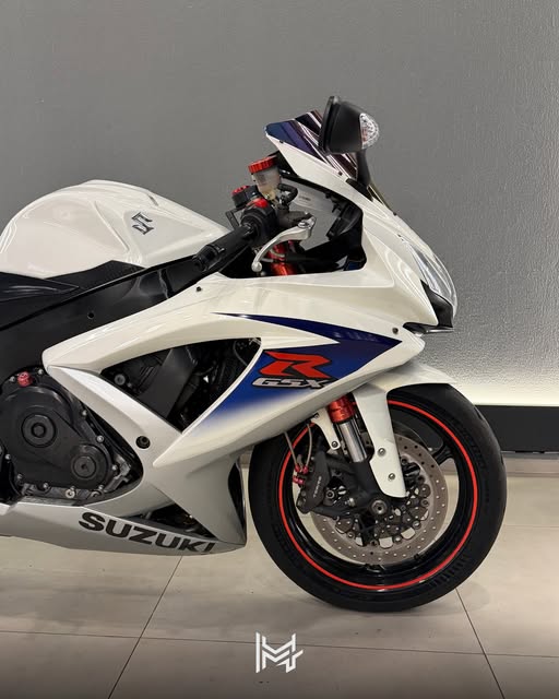 SUZUKI GSX-R SRAD 750 - Imagem 3