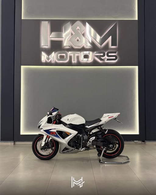 SUZUKI GSX-R SRAD 750 - Imagem 4
