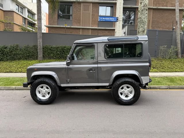 LAND ROVER DEFENDER 90 CSW - Imagem 11