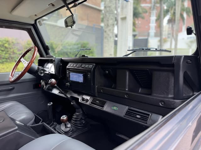 LAND ROVER DEFENDER 90 CSW - Imagem 5