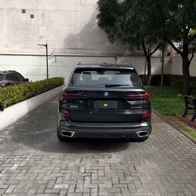 BMW X5 XDRIVE 50E M SPORT HYBRID - Imagem 6