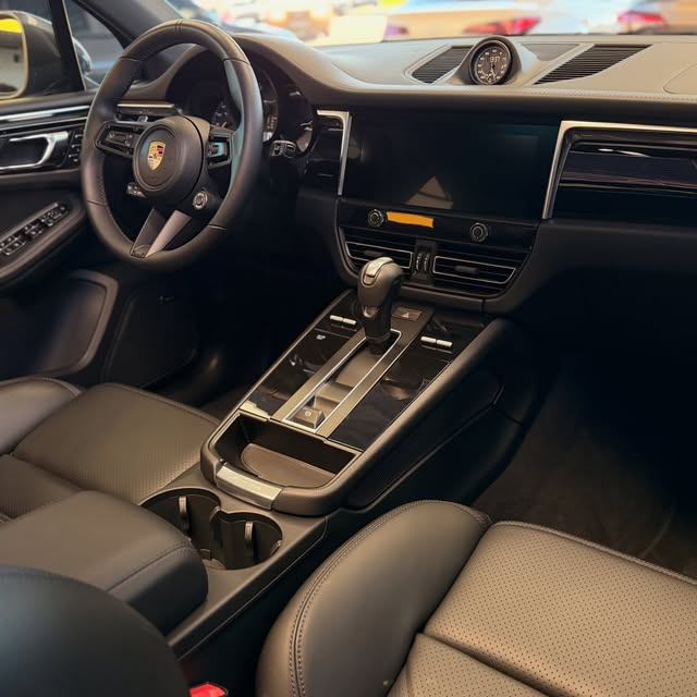 PORSCHE MACAN T - Imagem 5