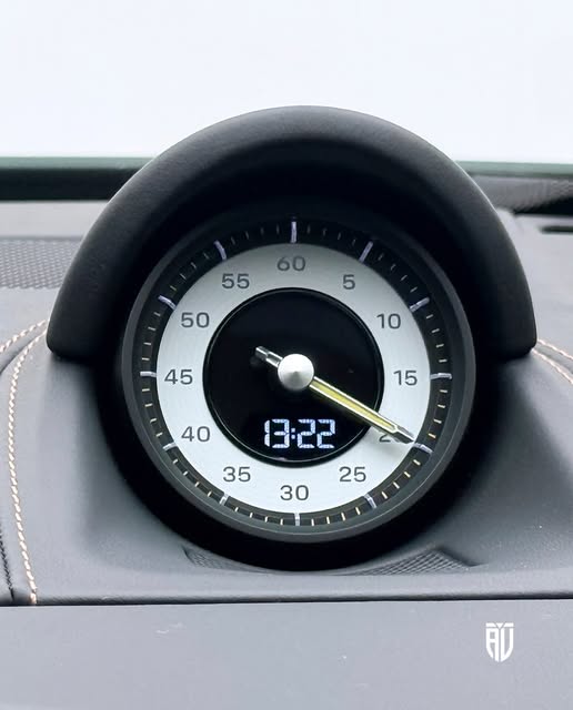 PORSCHE 911 GT3 TOURING - Imagem 12