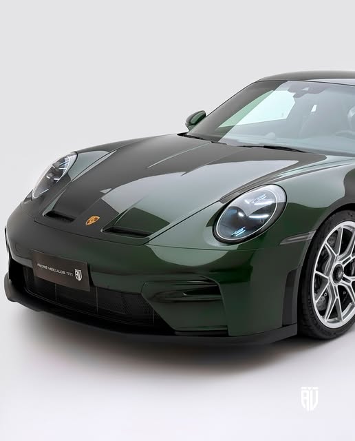 PORSCHE 911 GT3 TOURING - Imagem 3