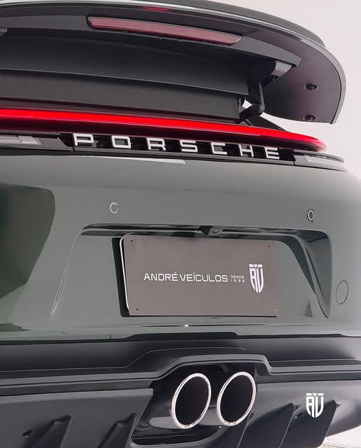 PORSCHE 911 GT3 TOURING - Imagem 5