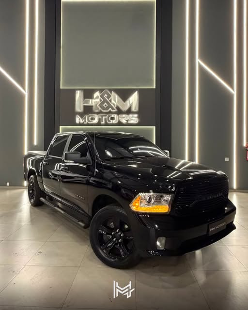 RAM 1500 CLASSIC NIGHT ED - Imagem 1