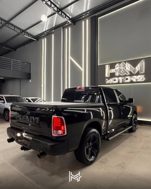 RAM 1500 CLASSIC NIGHT ED - Imagem 2