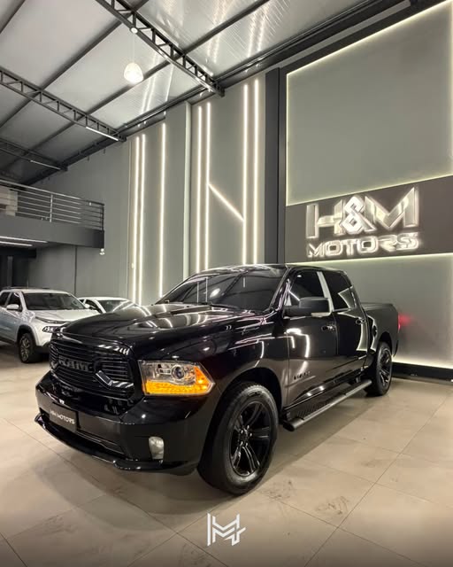 RAM 1500 CLASSIC NIGHT ED - Imagem 8
