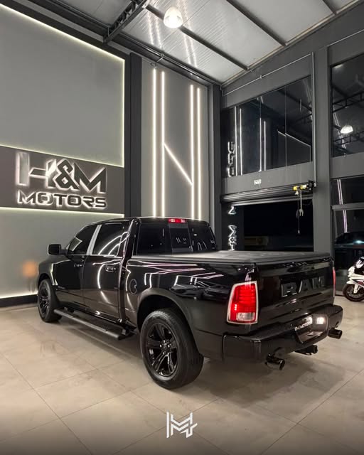 RAM 1500 CLASSIC NIGHT ED - Imagem 9