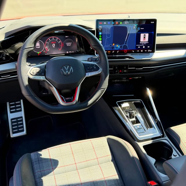 VOLKSWAGEN GOLF GTI - Imagem 4