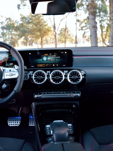 MERCEDES-BENZ CLA 45 S AMG - Imagem 6