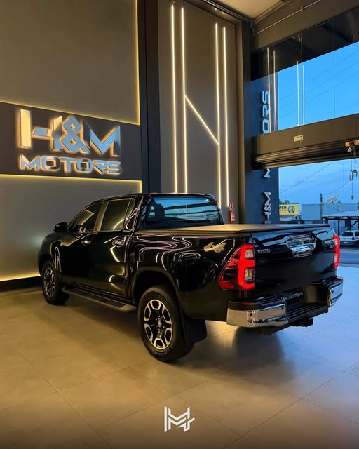 TOYOTA HILUX SRX - Imagem 8