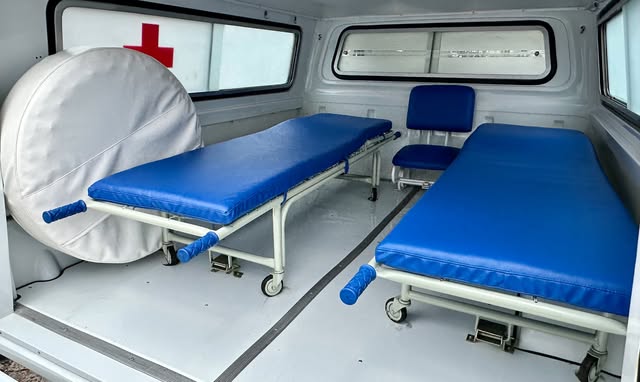 FORD F-100 AMBULÂNCIA - Imagem 13