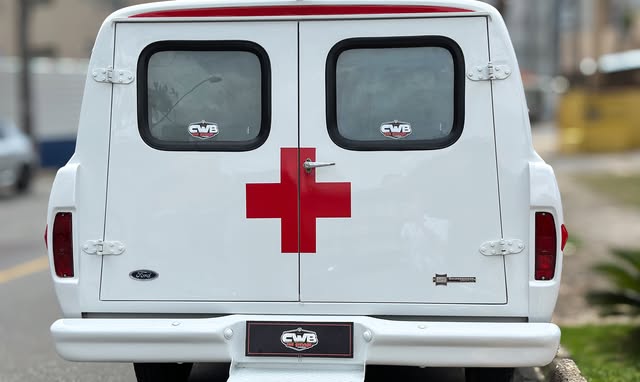 FORD F-100 AMBULÂNCIA - Imagem 7