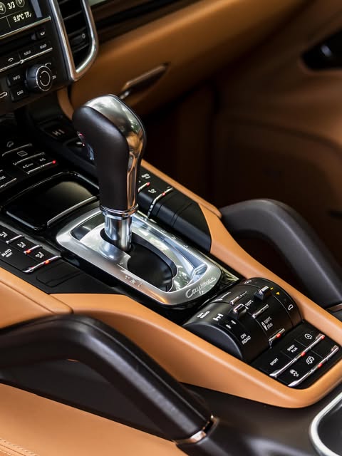 PORSCHE CAYENNE GTS - Imagem 6