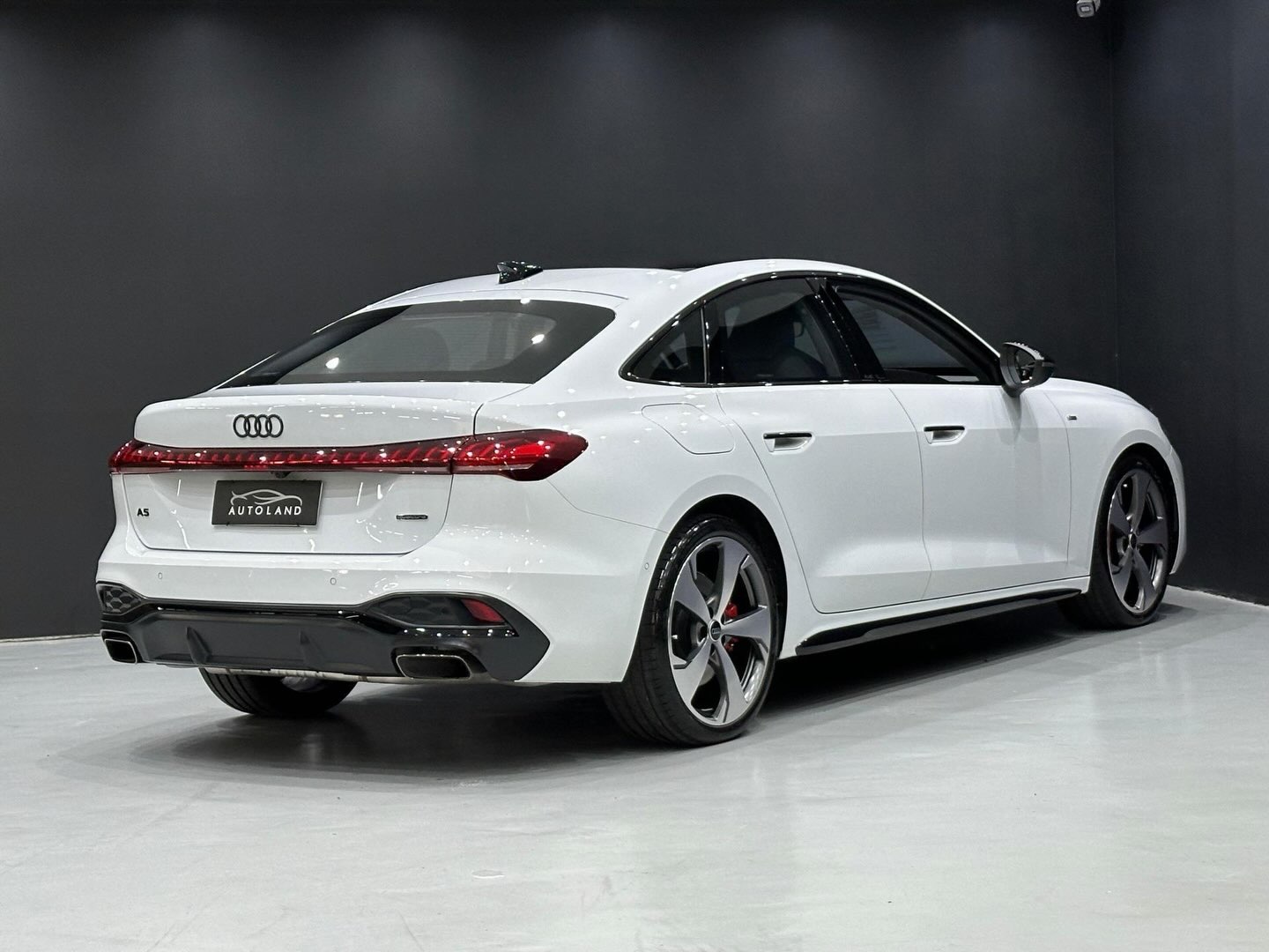 AUDI A5 2.0 TFSI GASOLINA PERFORMANCE S EDITION QUATTRO S-TRONIC - Imagem 4