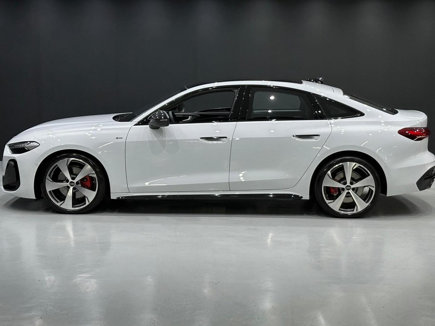 AUDI A5 2.0 TFSI GASOLINA PERFORMANCE S EDITION QUATTRO S-TRONIC - Imagem 10