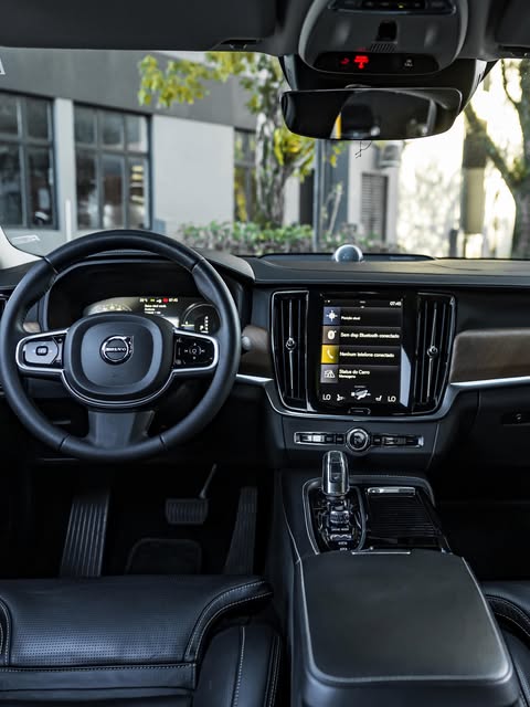 VOLVO S90 T8 INSCRIPTION - Imagem 4
