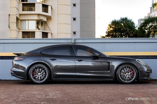PORSCHE PANAMERA 4S E-HYBRID - Imagem 4