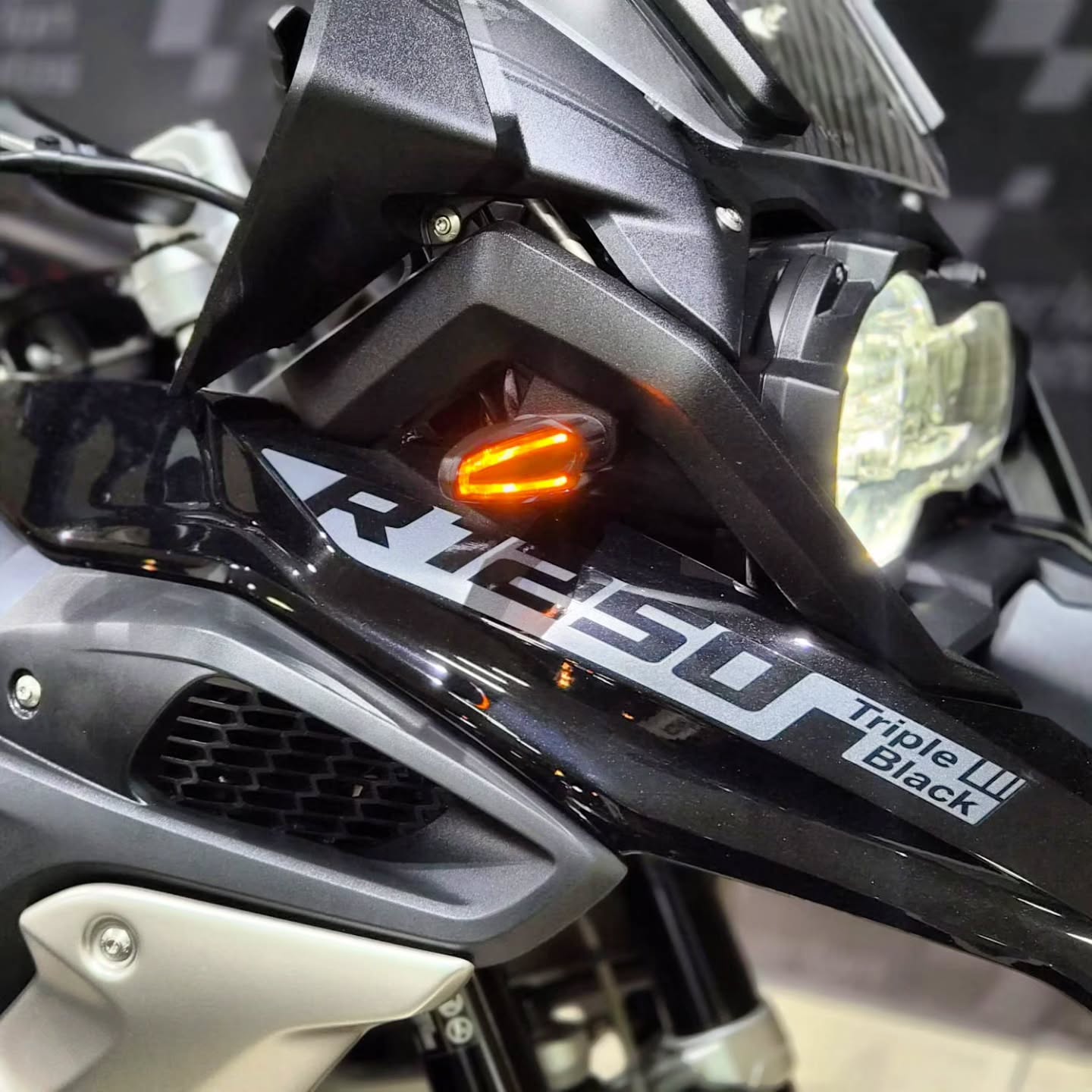 BMW GS PREMIUM TRIPLE BLACK OP 719 - Imagem 3