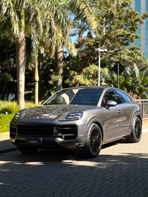 PORSCHE CAYENNE S COUPE E-HYBRID - Imagem 1