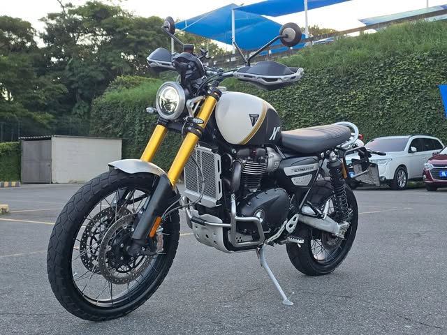TRIUMPH SCRAMBLER XE - Imagem 2