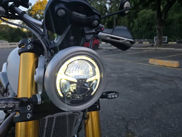 TRIUMPH SCRAMBLER XE - Imagem 12