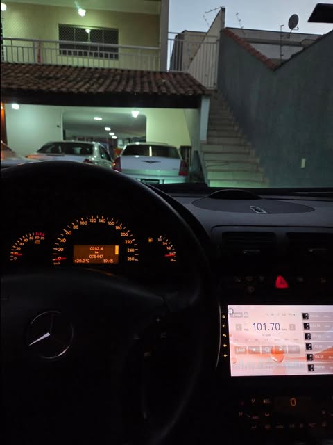 MERCEDES-BENZ C320 TOURING - Imagem 14