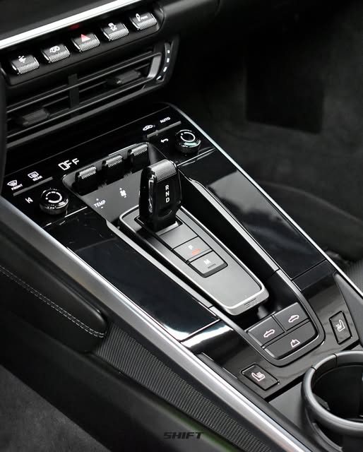 PORSCHE 911 TURBO S CABRIOLET - Imagem 7