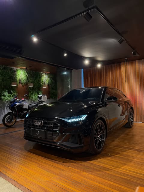 AUDI Q8 QUATTRO PERFORMANCE BLACK S-LINE - Imagem 2