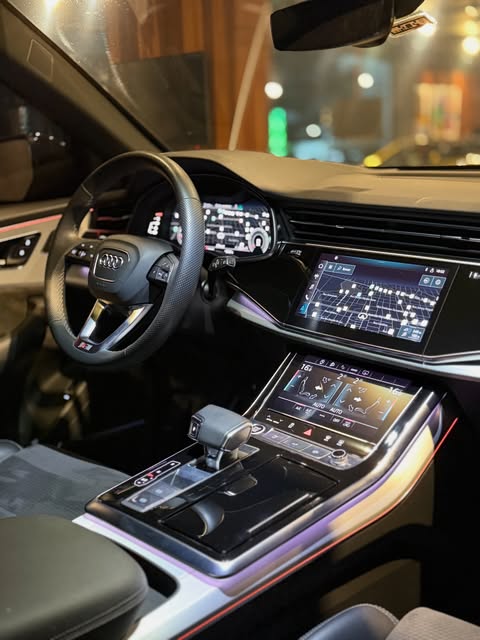AUDI Q8 QUATTRO PERFORMANCE BLACK S-LINE - Imagem 13