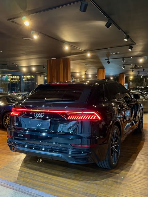 AUDI Q8 QUATTRO PERFORMANCE BLACK S-LINE - Imagem 3
