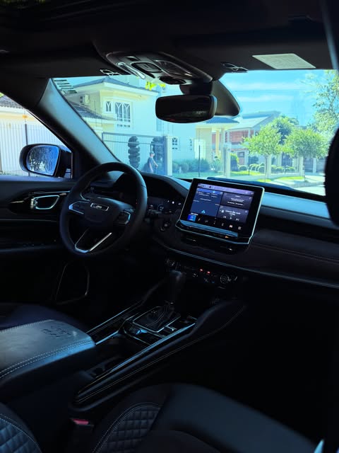 JEEP COMMANDER BLACKHAWK - Imagem 2