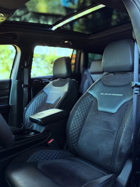 JEEP COMMANDER BLACKHAWK - Imagem 4
