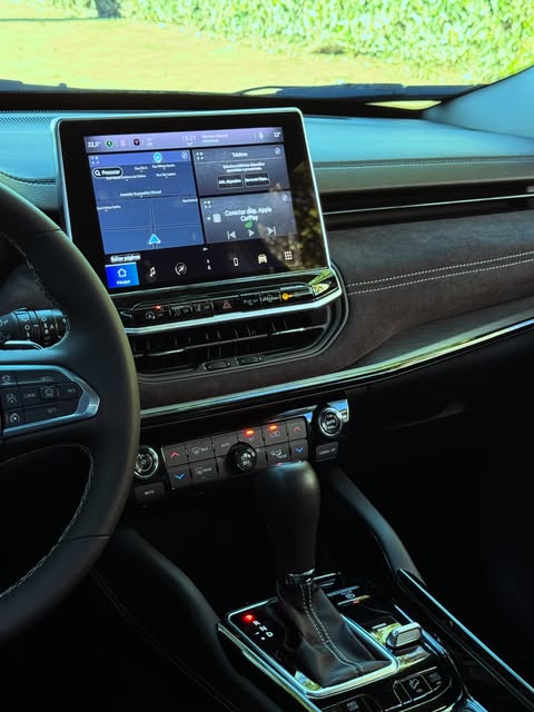 JEEP COMMANDER BLACKHAWK - Imagem 8