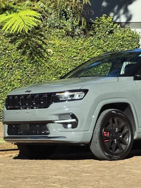 JEEP COMMANDER BLACKHAWK - Imagem 9