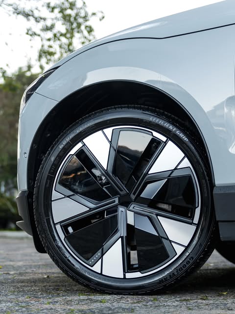 VOLVO EX30 ULTRA E60 - Imagem 14