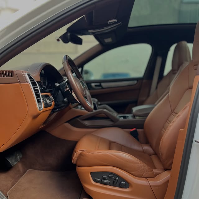 PORSCHE CAYENNE PLATINUM EDITION E-HYBRID COUPÉ - Imagem 8