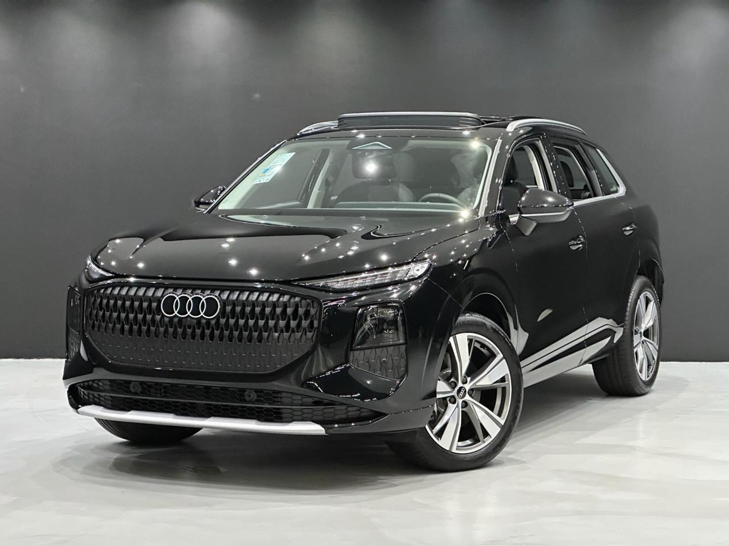 AUDI Q3 2.0 TFSI GASOLINA LAUNCH EDITION QUATTRO S TRONIC - Imagem 3