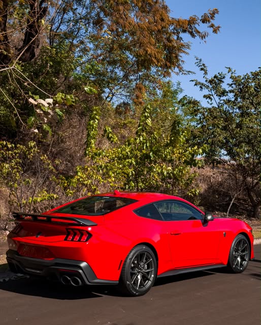 FORD MUSTANG DARK HORSE - Imagem 12