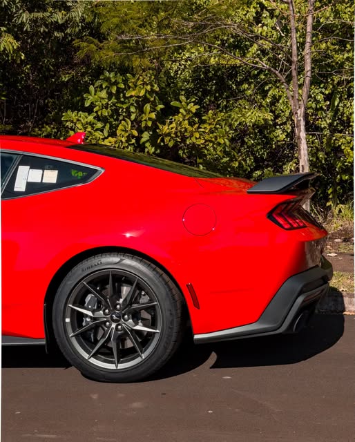 FORD MUSTANG DARK HORSE - Imagem 9